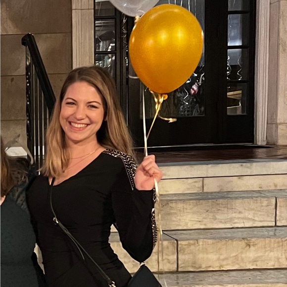 Meet your Posher, Taylor - Picture 2 of 2